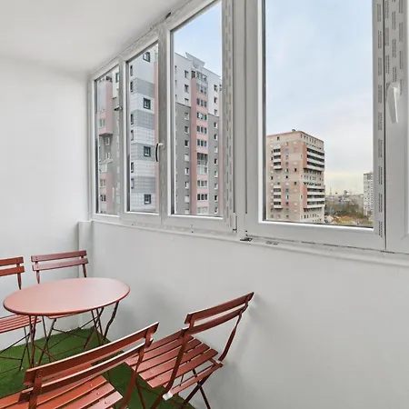 Comfortable And Spacious Apart With Parking アパート *
