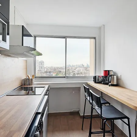 Comfortable And Spacious Apart With Parking Bois-Colombes