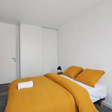 アパート Comfortable And Spacious Apart With Parking